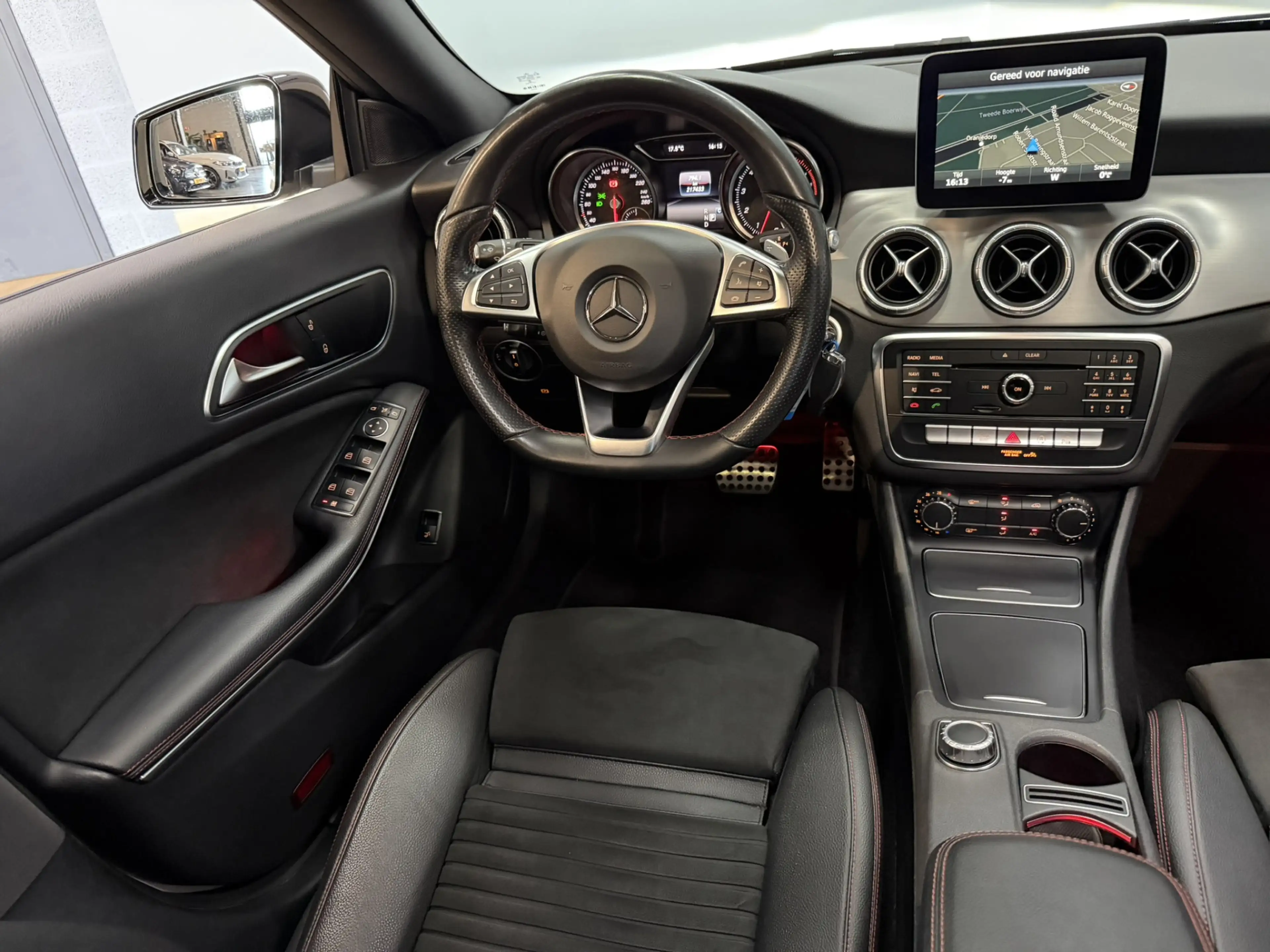 Mercedes-Benz CLA 200 Shooting Brake AMG Ambition Airco ECC | Panorama | — photo 27
