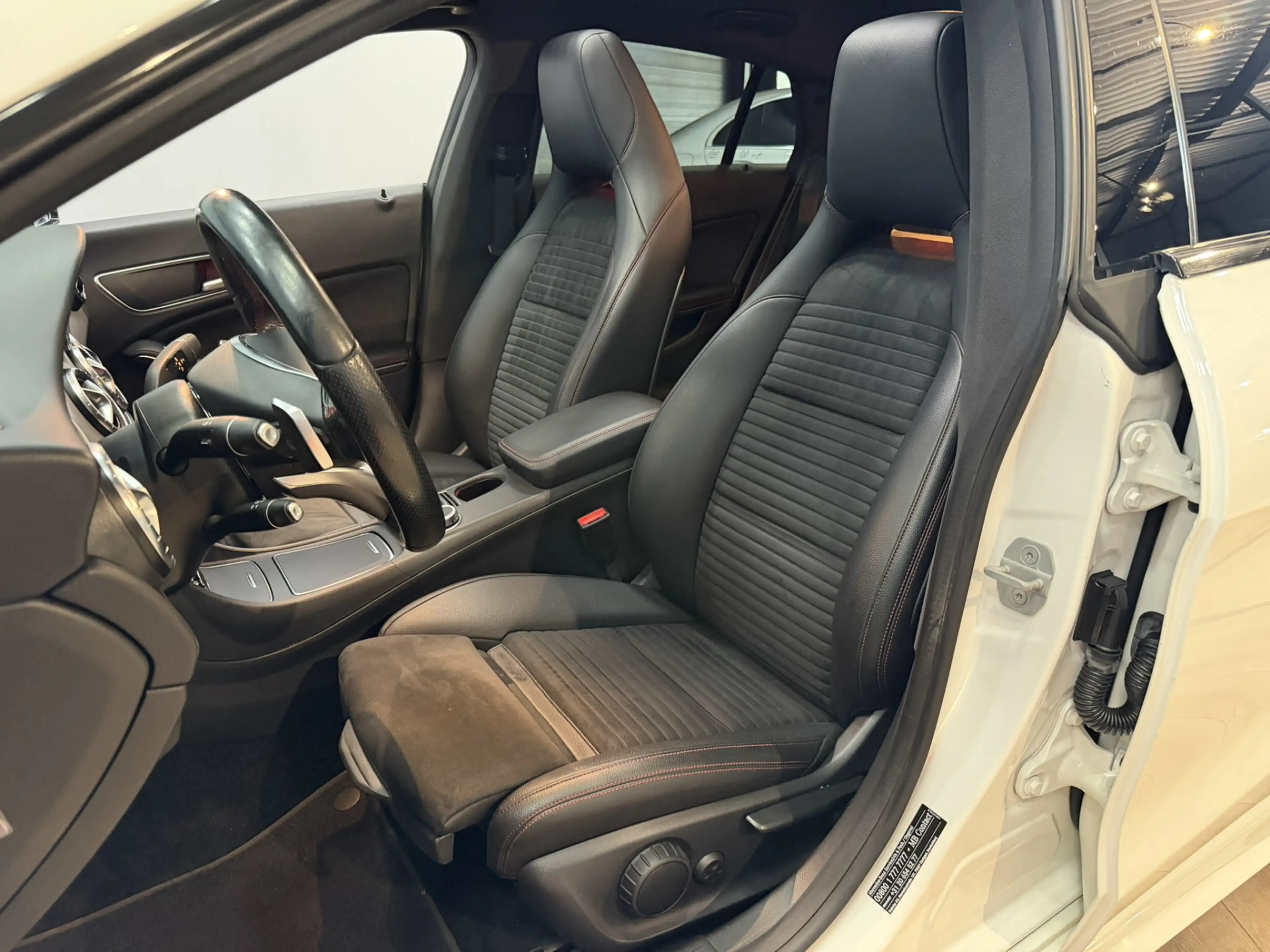 Mercedes-Benz CLA 200 Shooting Brake AMG Ambition Airco ECC | Panorama | — photo 12