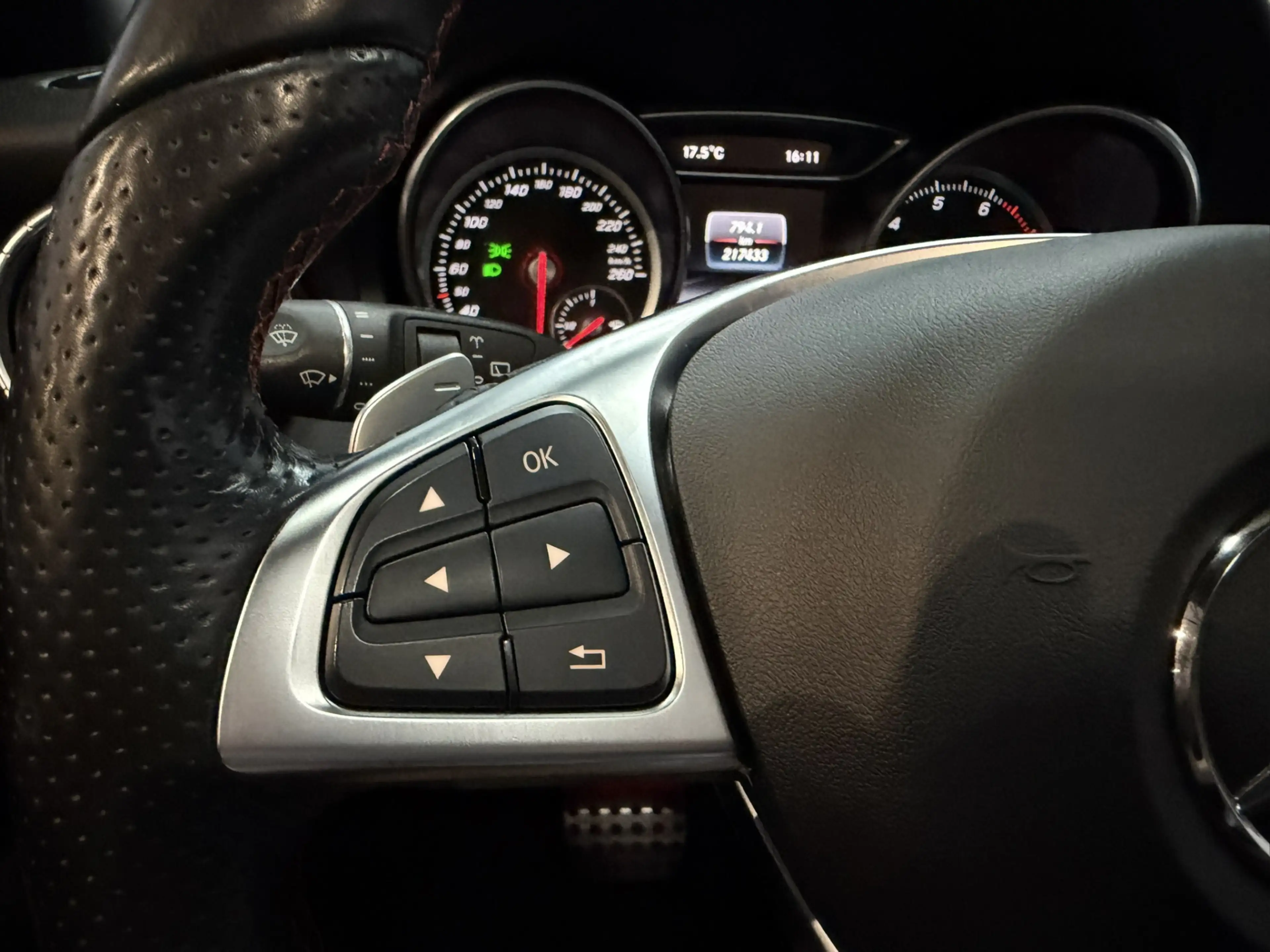 Mercedes-Benz CLA 200 Shooting Brake AMG Ambition Airco ECC | Panorama | — photo 16