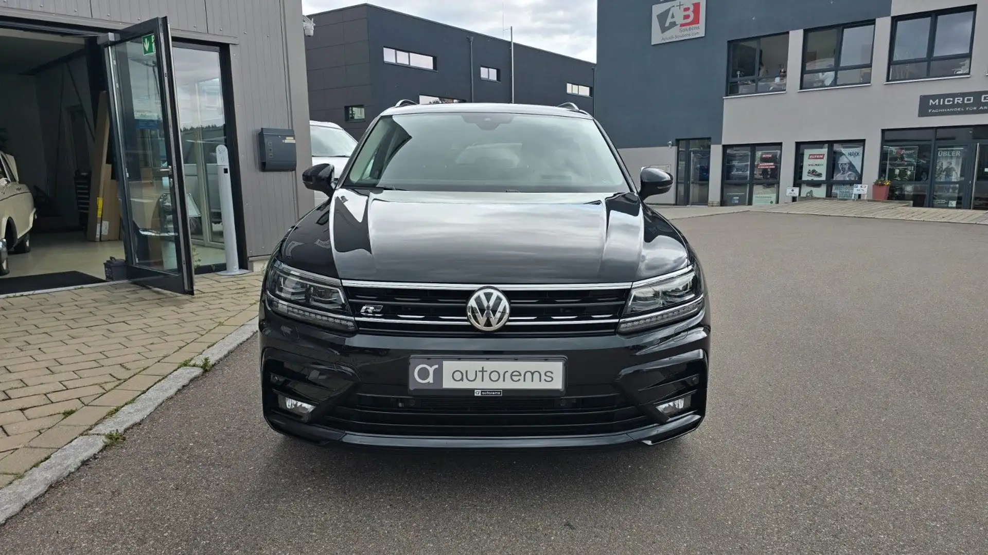 Volkswagen Tiguan Highline*R-LINE*BLACKSTYLE*4MOTION*PANO* Nero - 2