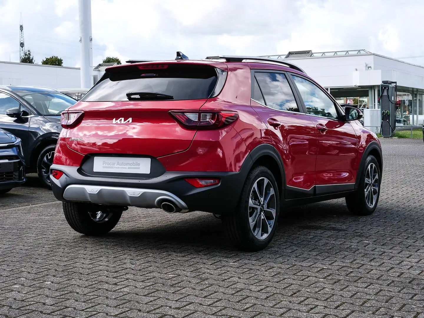 Kia Stonic 1.0 T-GDI DCT Platinum Edition Glasdach Rot - 2