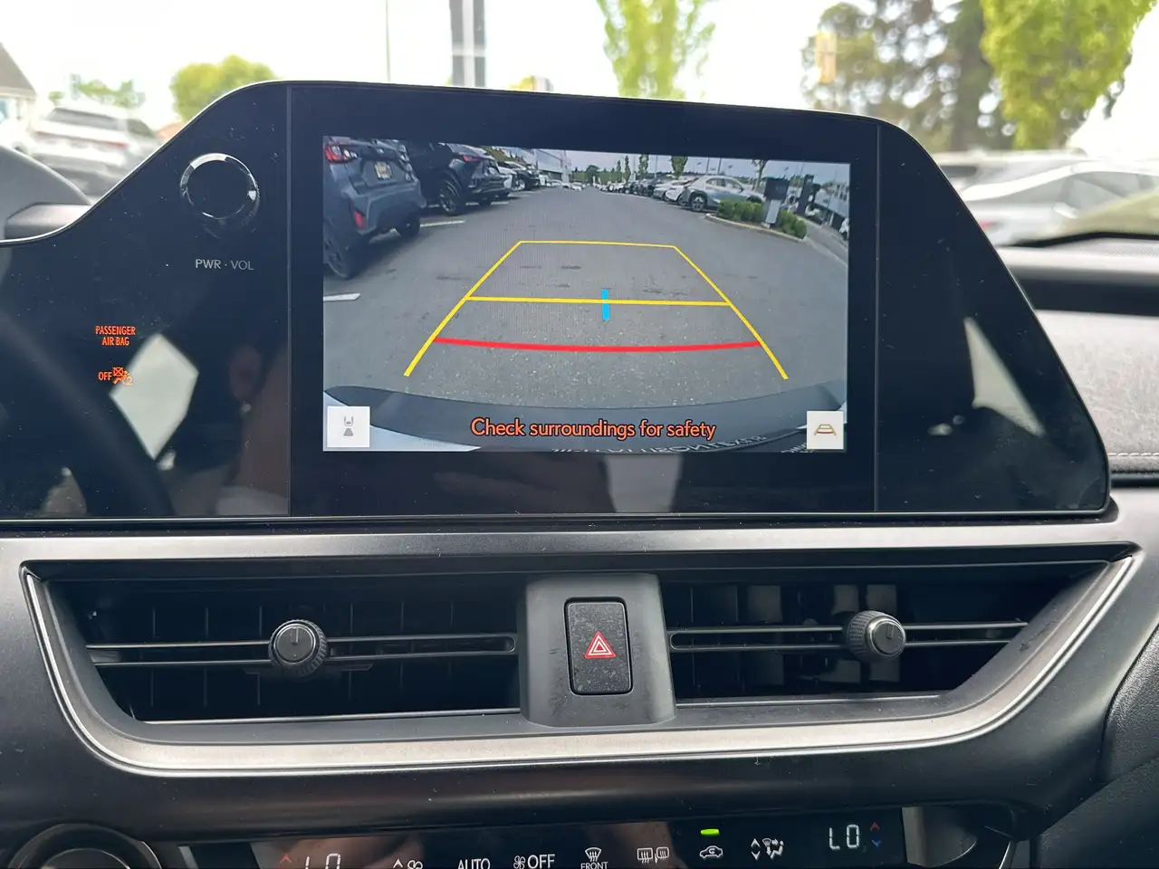 Lexus UX снимка Lexus UX