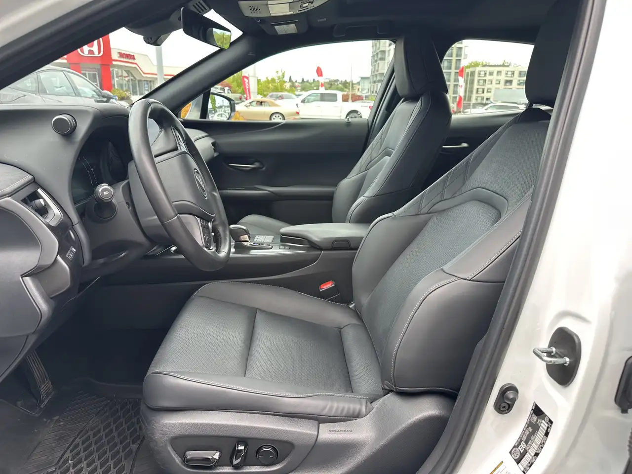 Lexus UX снимка Lexus UX