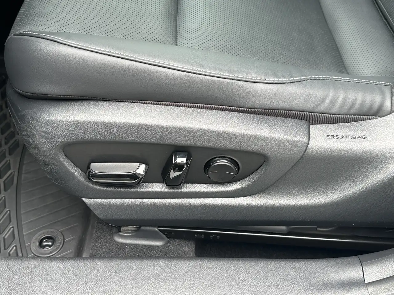 Lexus UX снимка Lexus UX