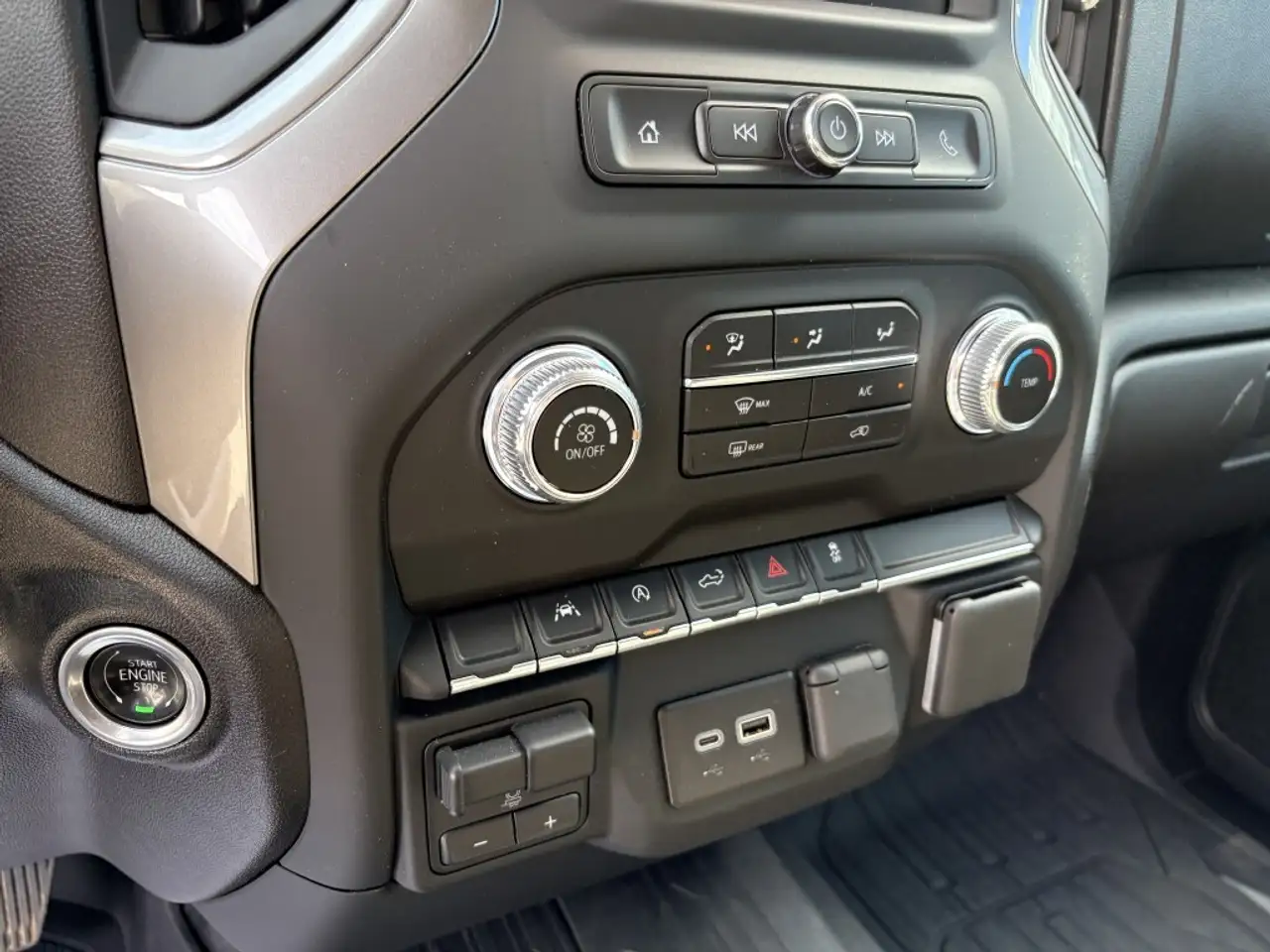 GMC Sierra 1500 photo GMC Sierra 1500