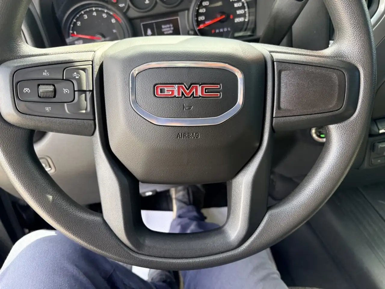 GMC Sierra 1500 photo GMC Sierra 1500