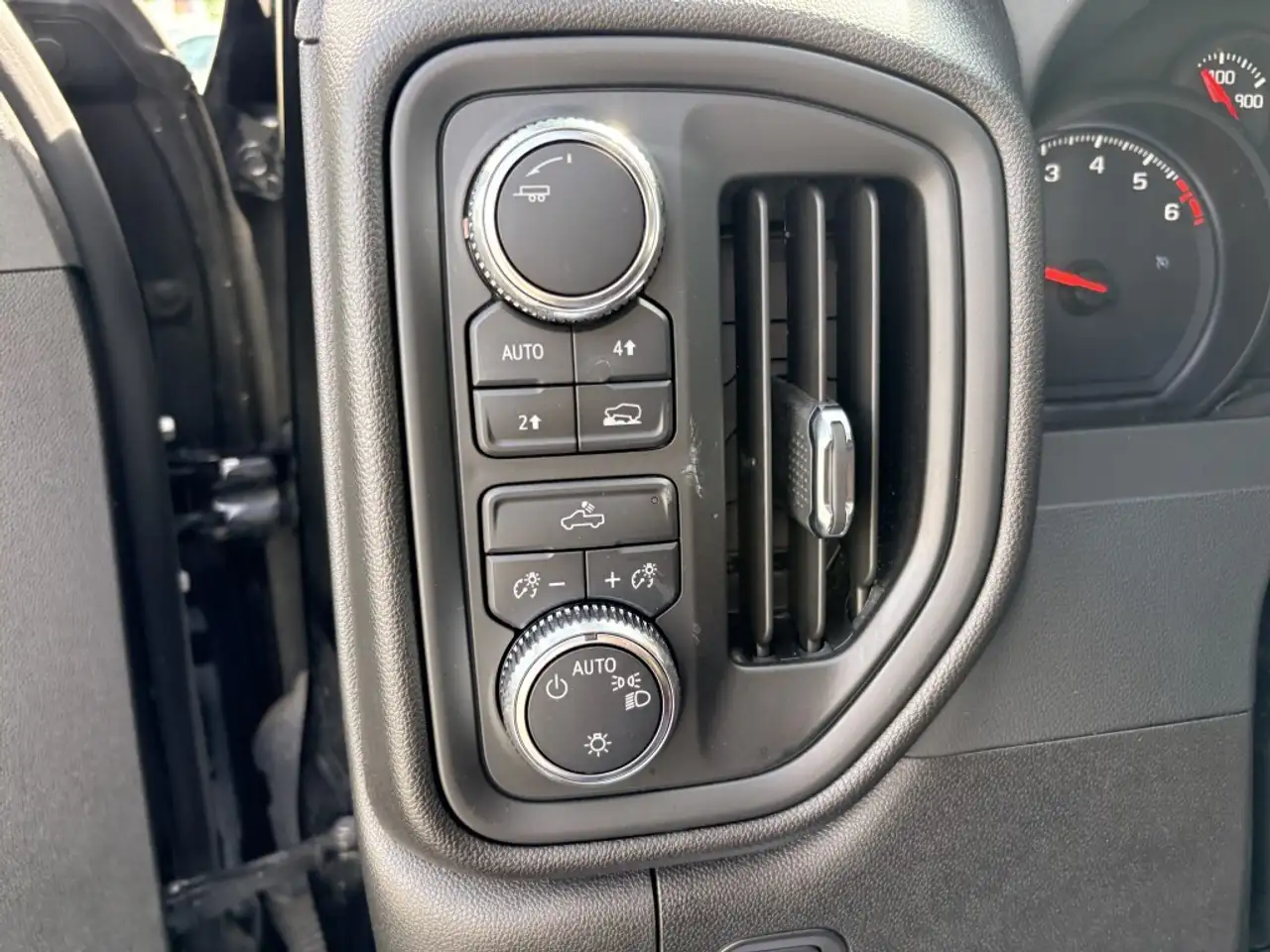 GMC Sierra 1500 photo GMC Sierra 1500