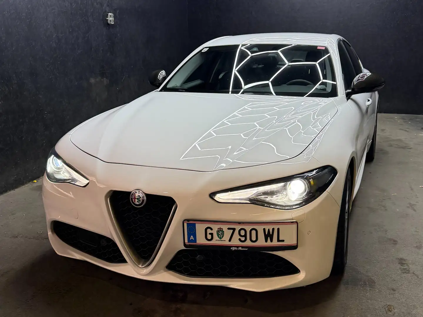 Alfa Romeo Giulia Giulia Super 2,2 180 MT RWD Super Weiß - 2