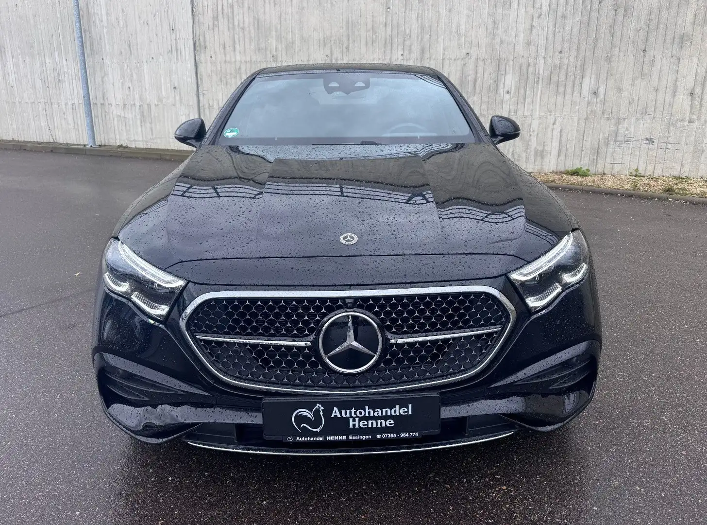 Mercedes-Benz E 220 d Lim AMG-Line Distr Digi-LED 360 AHK Nav+ Schwarz - 2