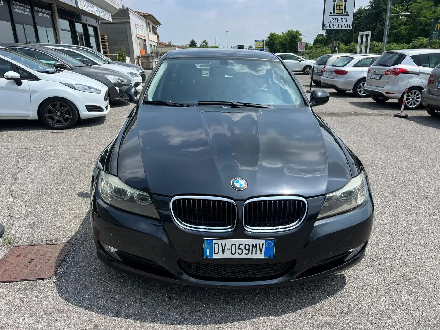 BMW 320 320d Touring Attiva FL Schwarz - 2
