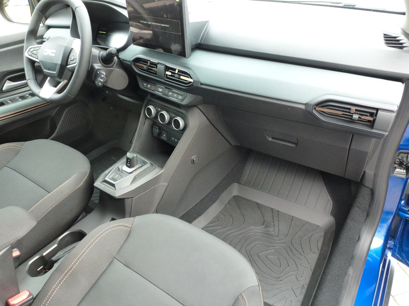 Dacia Sandero Stepway Extreme Eco-G 120 Automatic — photo 11