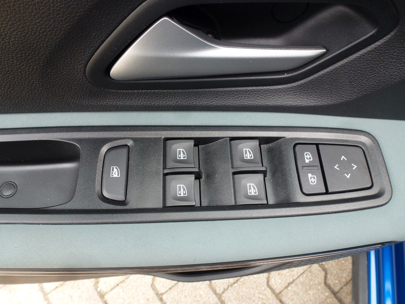 Dacia Sandero Stepway Extreme Eco-G 120 Automatic — photo 13