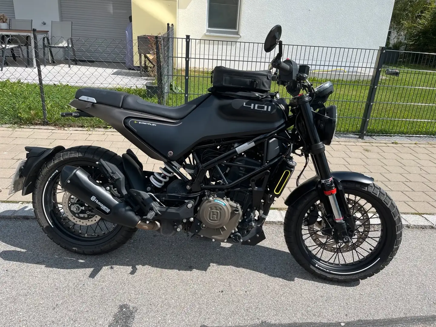 Husqvarna Svartpilen 401 Negru - 1