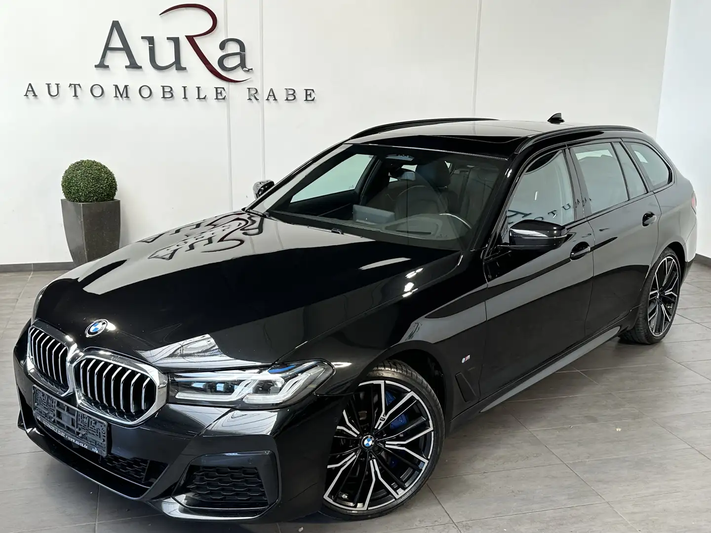 BMW 540 Touring xDrive M-Sport NAV+LASER+AHK+PANORAMA Schwarz - 2