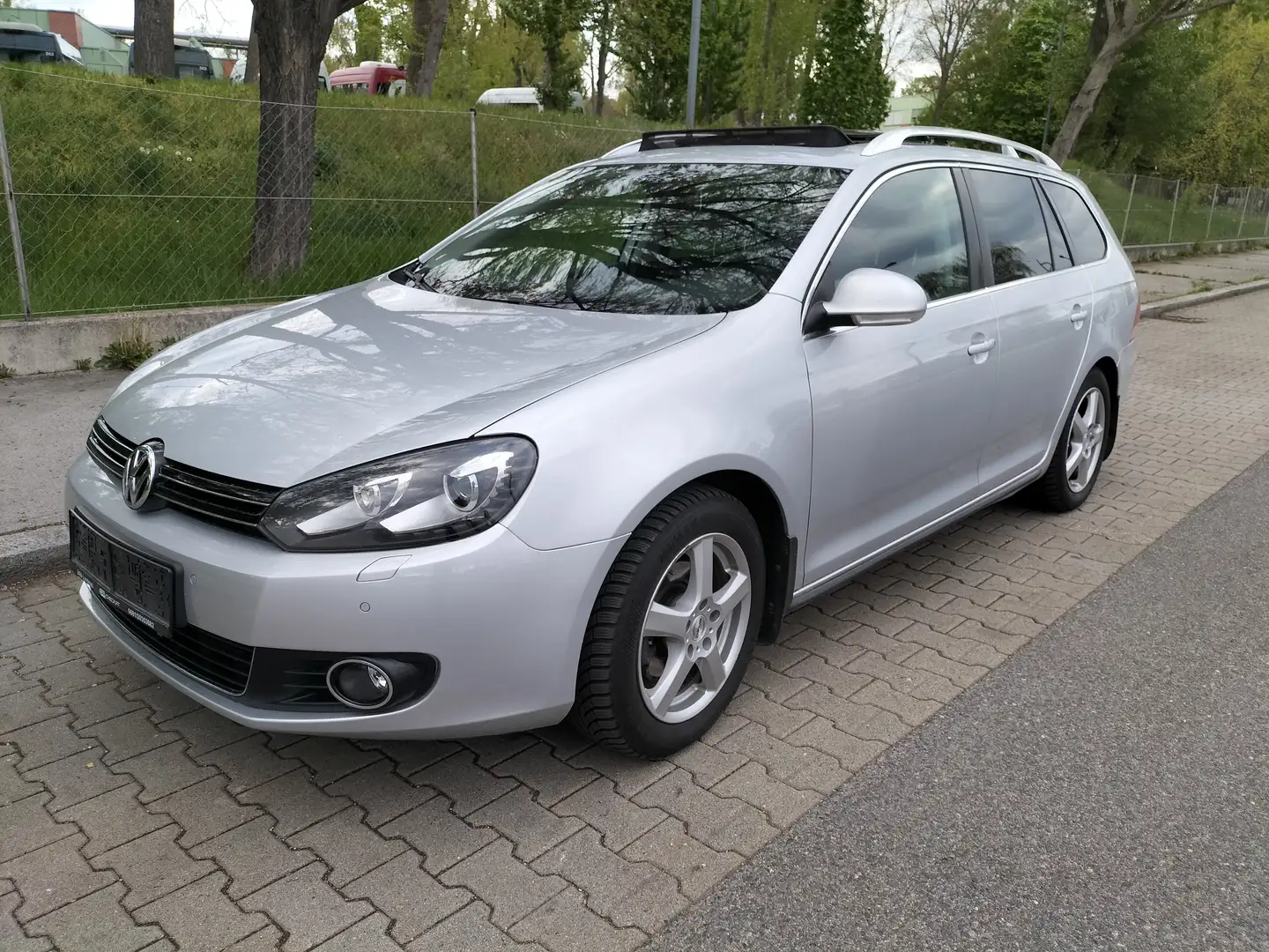 Volkswagen Golf Variant Golf Variant Sky 1,2 TSI DSG Sky Silber - 2