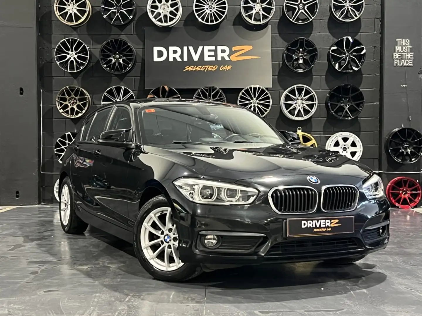 BMW 116 116d Noir - 1