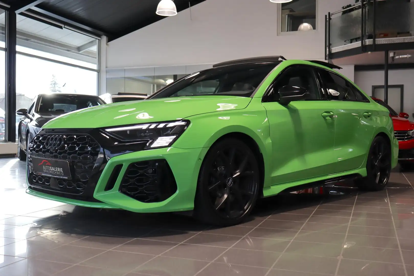 Audi RS3 2.5 TFSI quattro *RS-DESIGNPAKET*PANO*B&O* Grün - 2