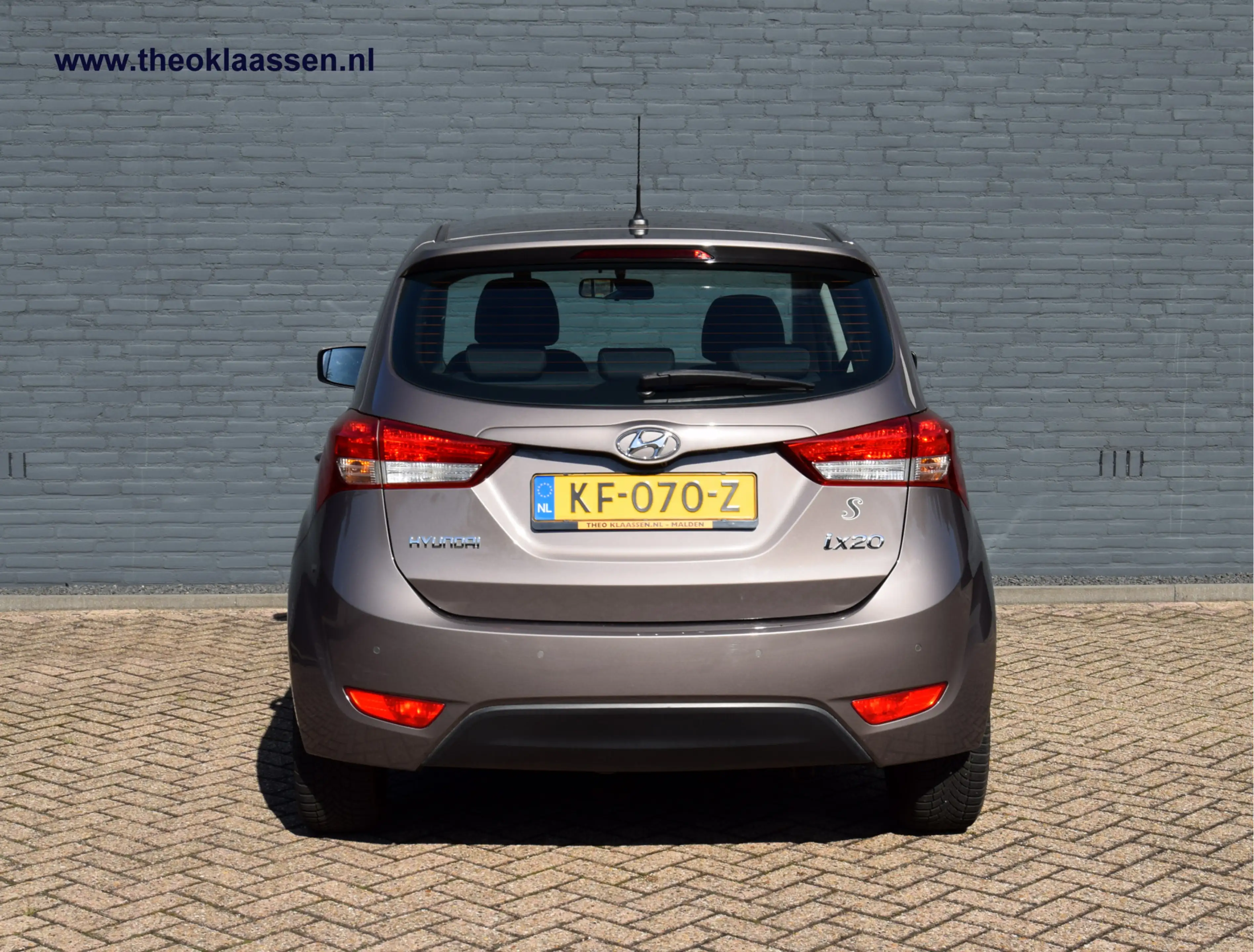 Hyundai iX20 1.4i i-Motion Climate Cruise Navi — photo 12