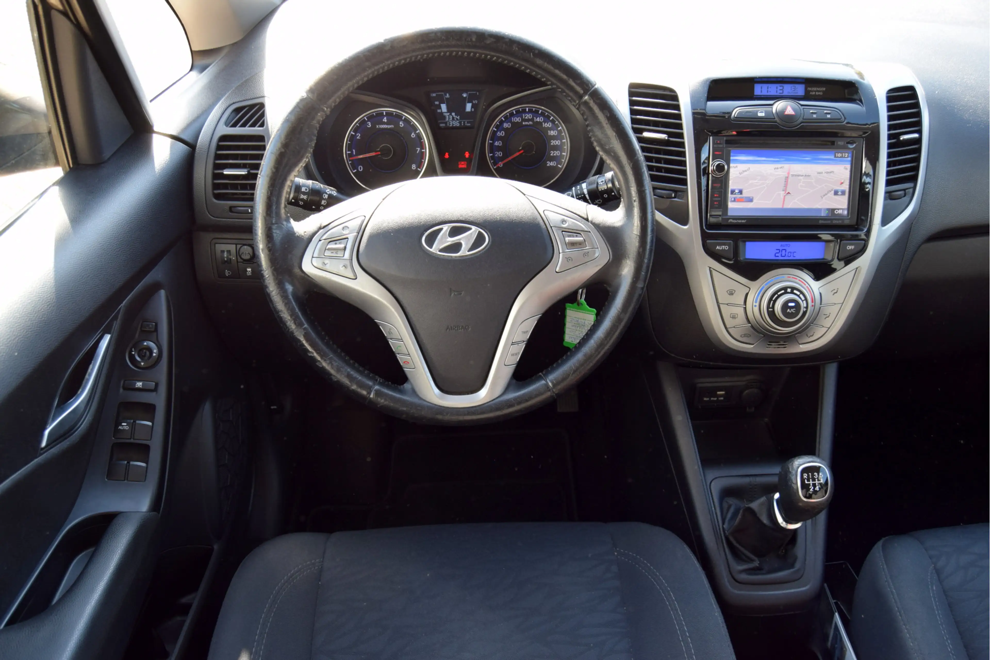 Hyundai iX20 1.4i i-Motion Climate Cruise Navi — photo 14