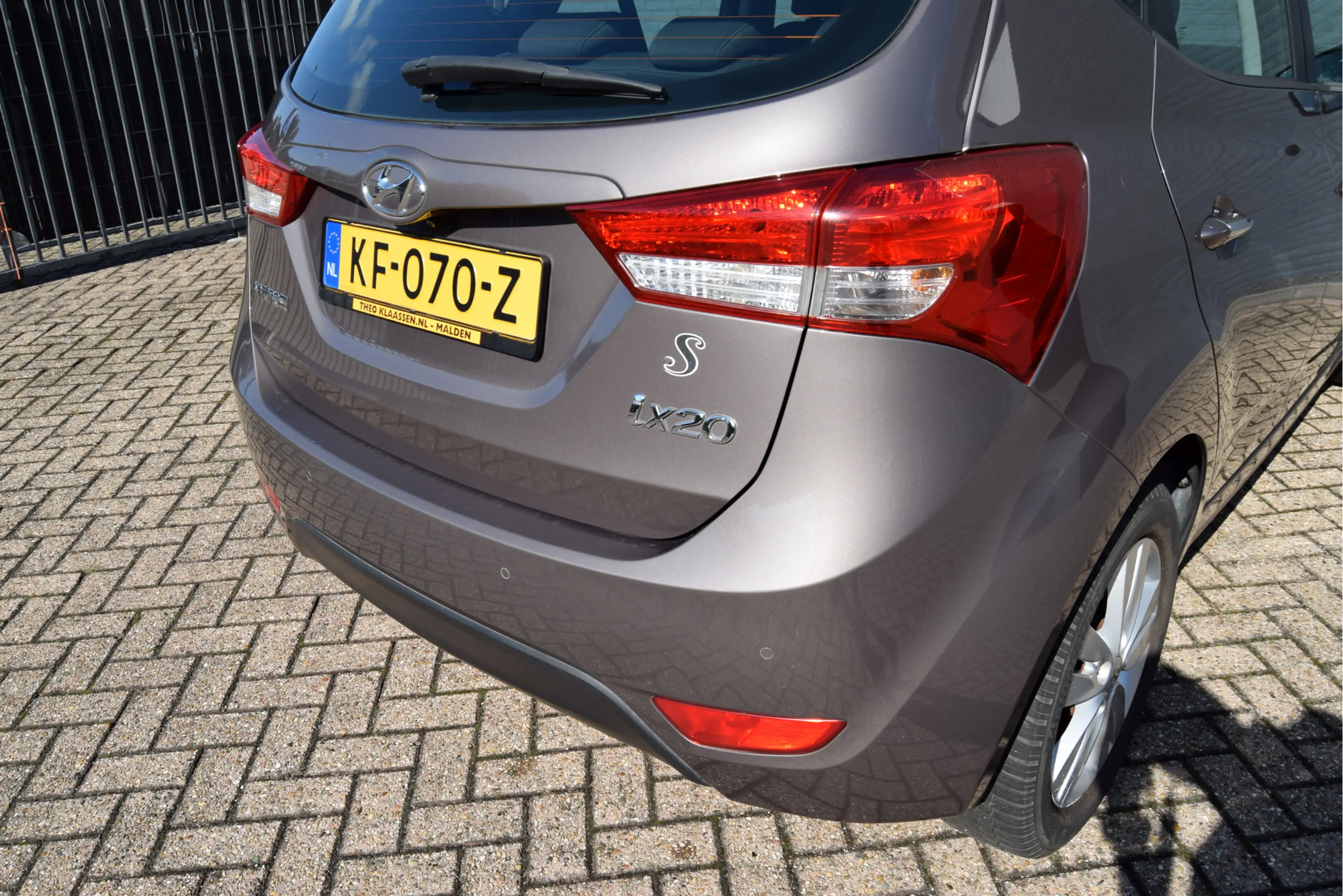 Hyundai iX20 1.4i i-Motion Climate Cruise Navi — photo 9