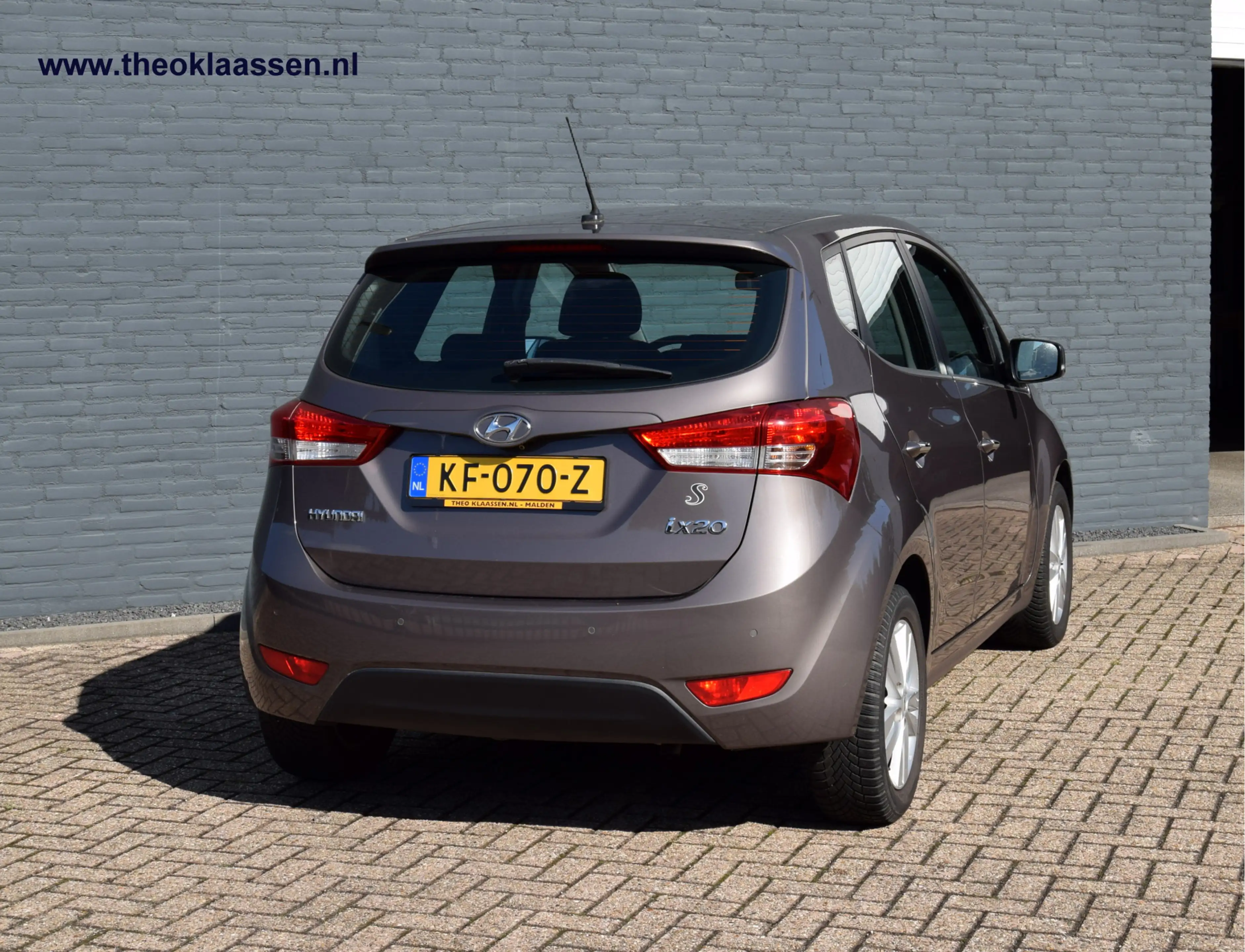 Hyundai iX20 1.4i i-Motion Climate Cruise Navi — photo 6
