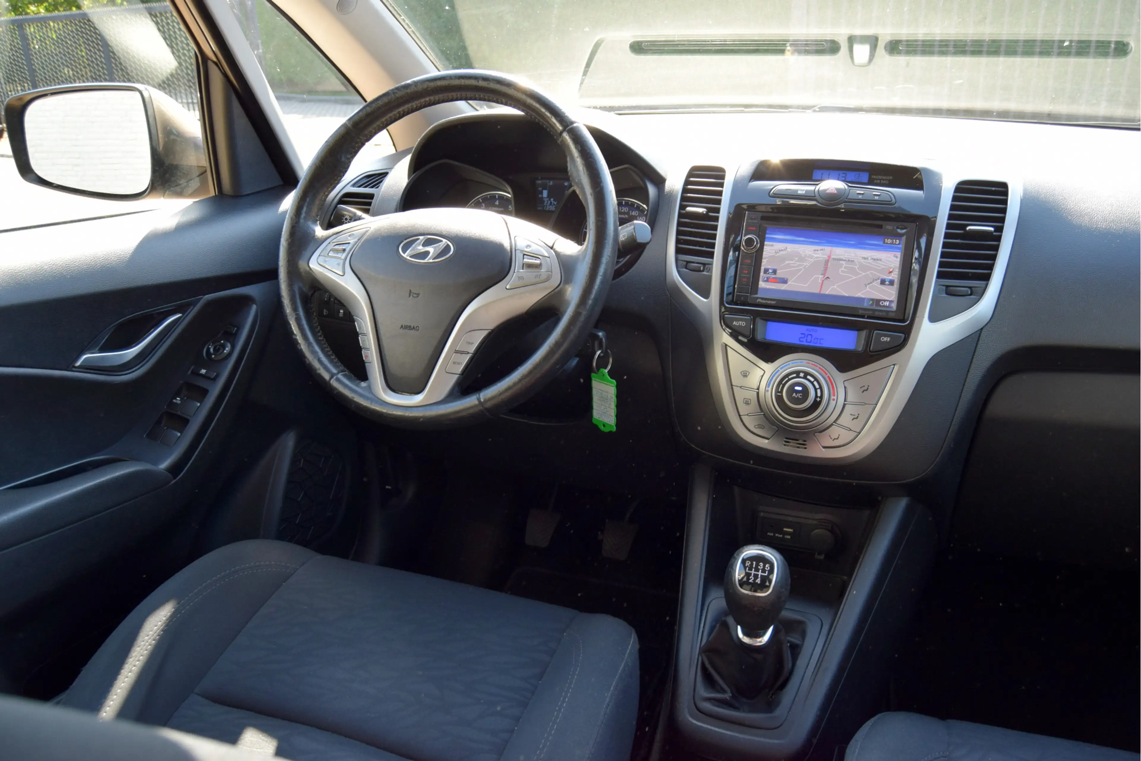 Hyundai iX20 1.4i i-Motion Climate Cruise Navi — photo 15
