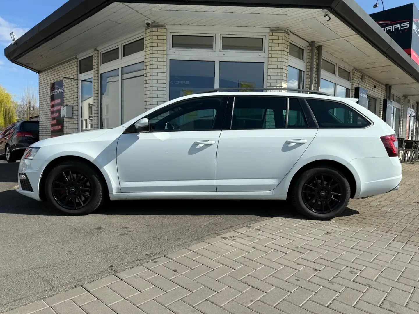 Skoda Octavia RS 4x4 NAVI KLIMA KAMERA AHK CARPLAY Weiß - 2