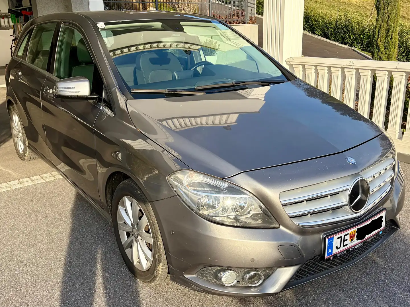 Mercedes-Benz B 180 B 180 CDI BlueEfficiency DPF Aut. Grau - 2