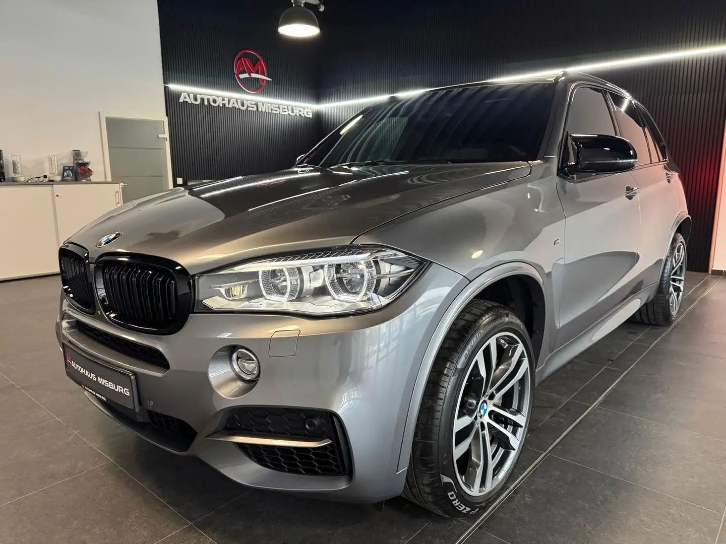 BMW X5 M50 d xDrive/Panorama+Head-Up+AHK+Keyless Grau - 1