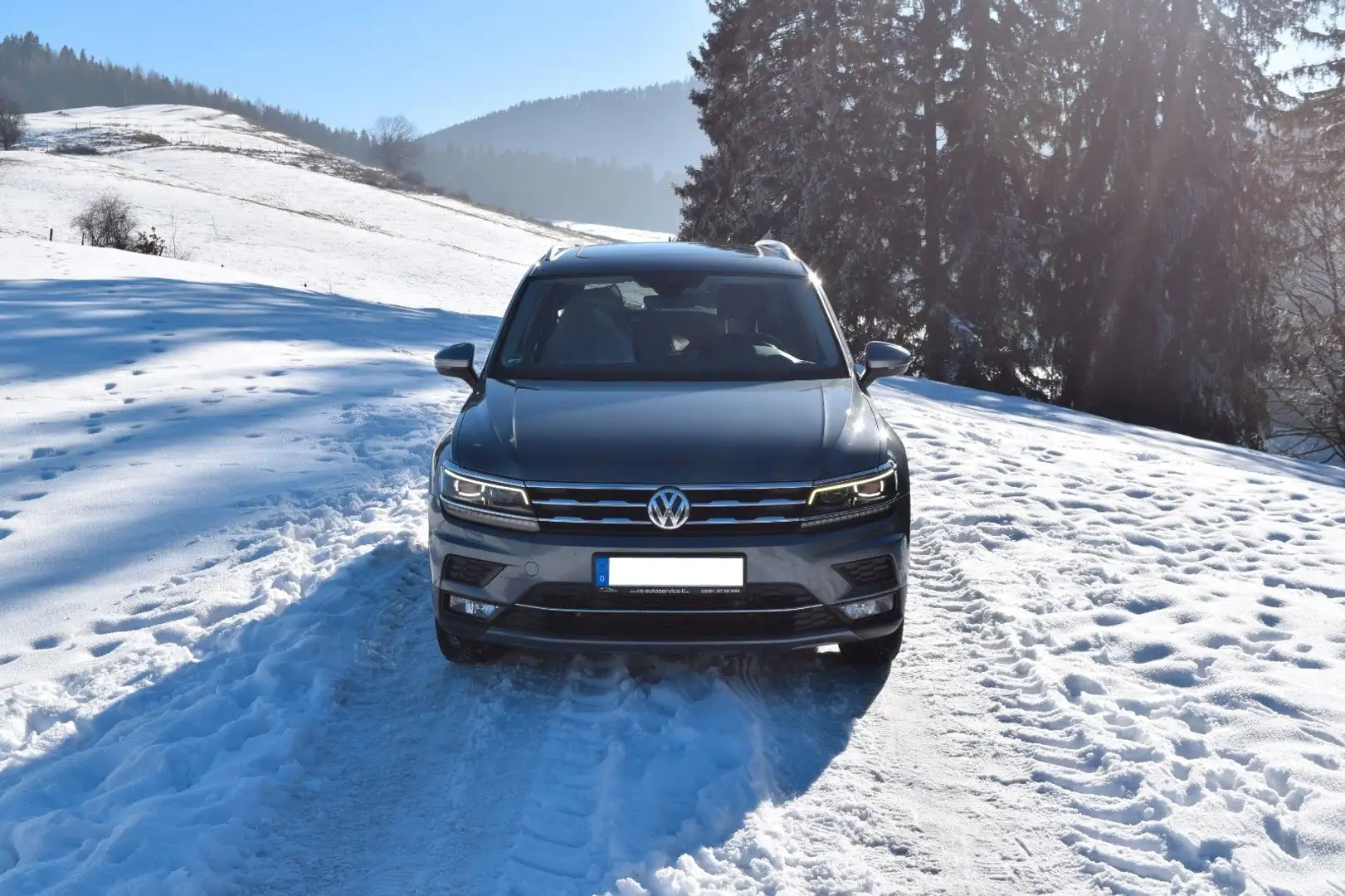 Volkswagen Tiguan Allspace Highline 4Motion~7Sitze~AHK~Navi Gris - 2