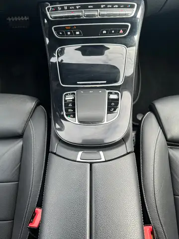 Mercedes-Benz 220 view 15