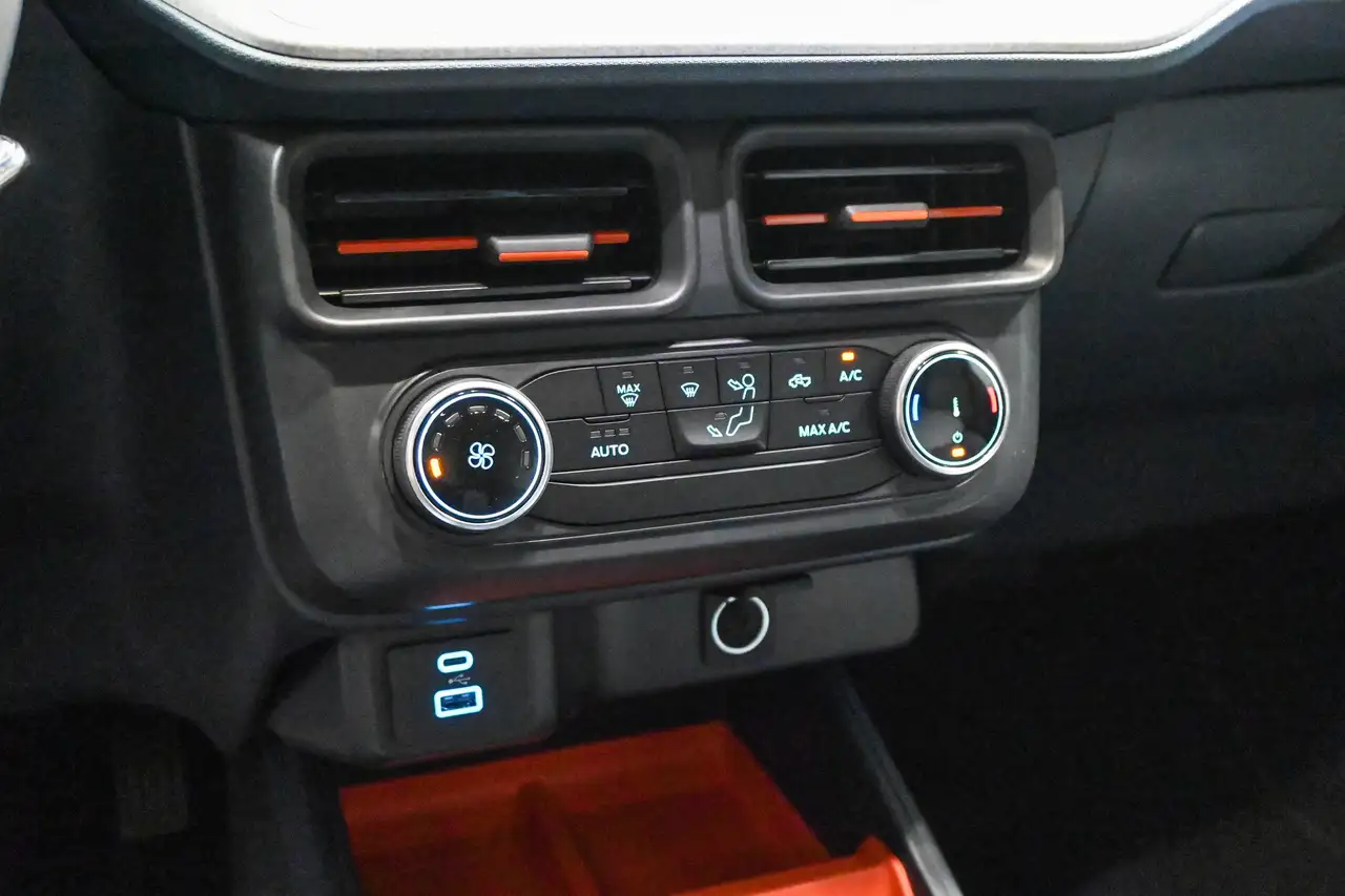 Ford Maverick снимка Ford Maverick