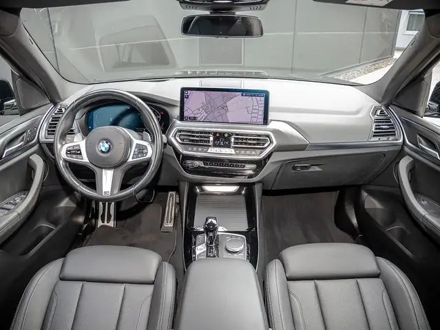 BMW X3 view 5