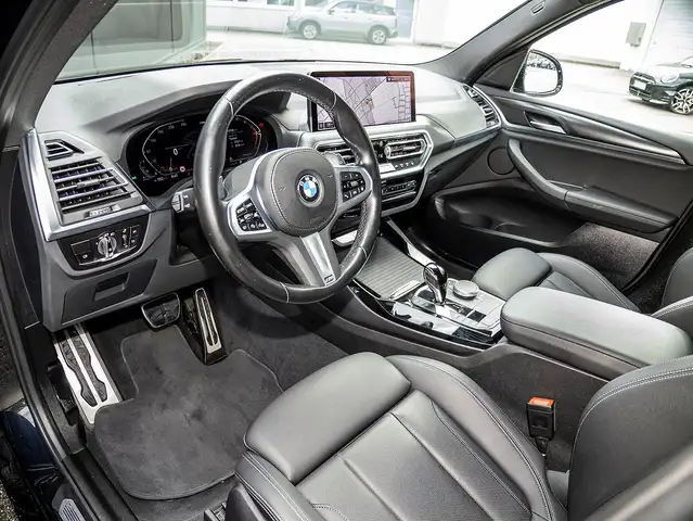 BMW X3 view 3