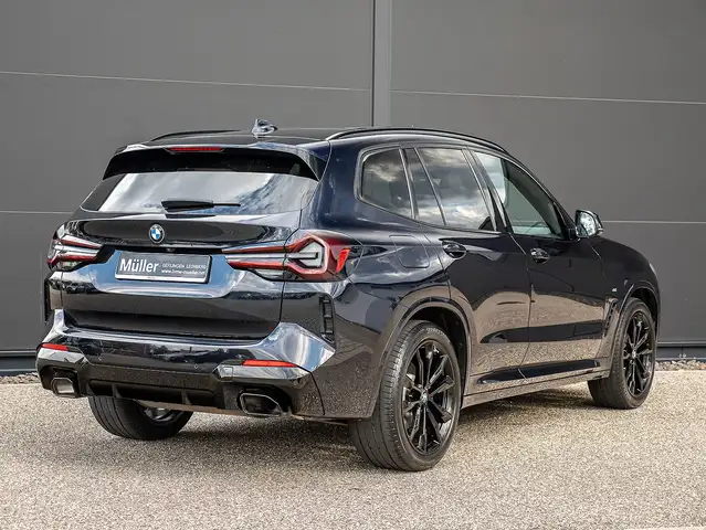 BMW X3 view 2