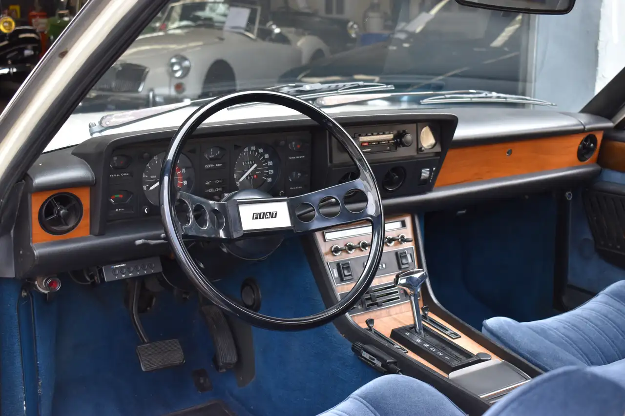 Fiat 130 Coupe, foto 12