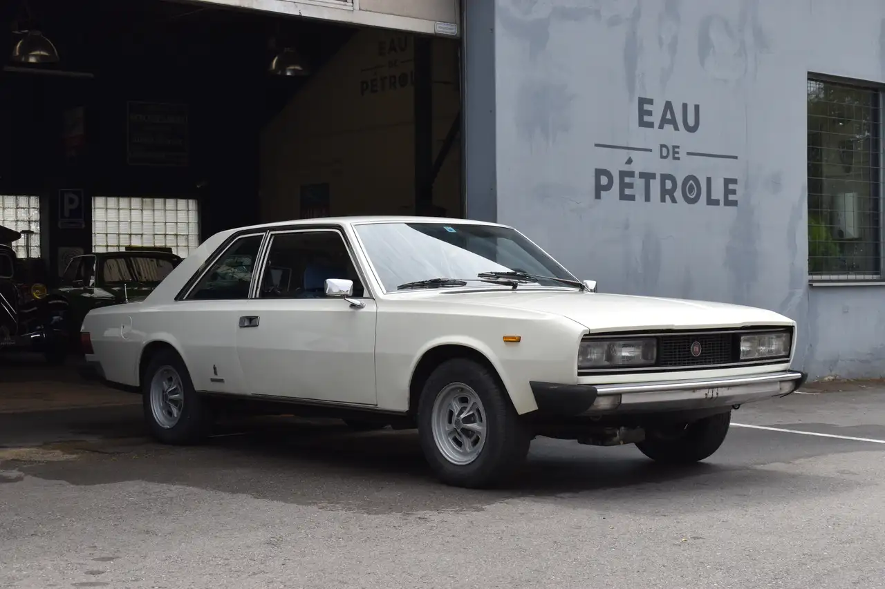 Fiat 130 Coupe, foto 2