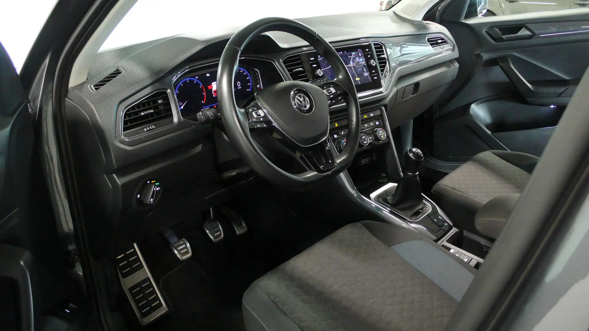 Volkswagen T-Roc 1.5 TSI Style Business | Pano | digital dashboard Grijs - 2