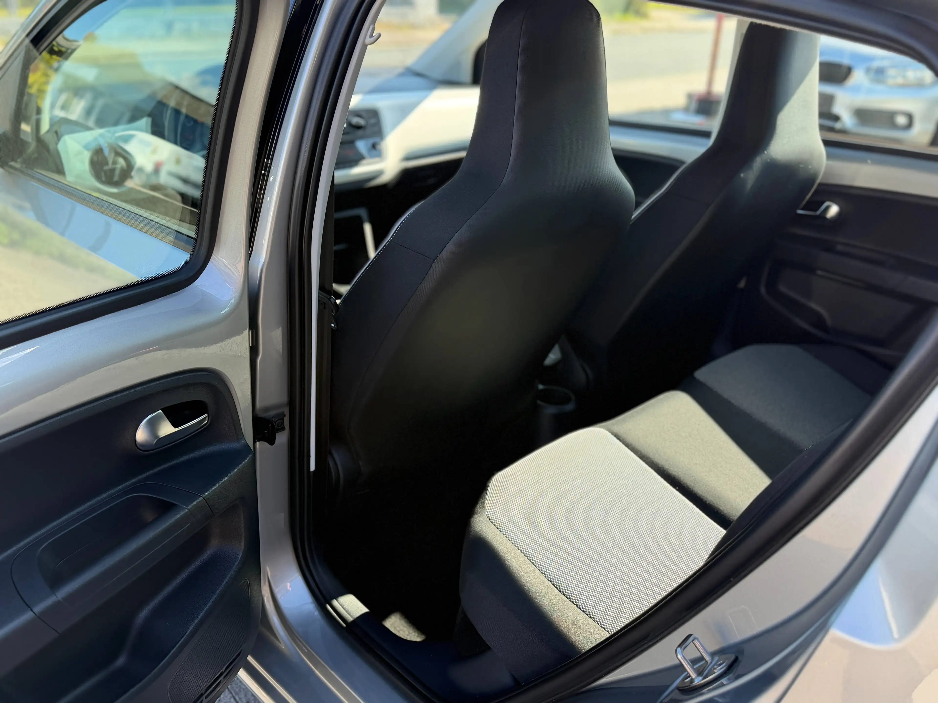 SEAT Mii Chic — photo 11