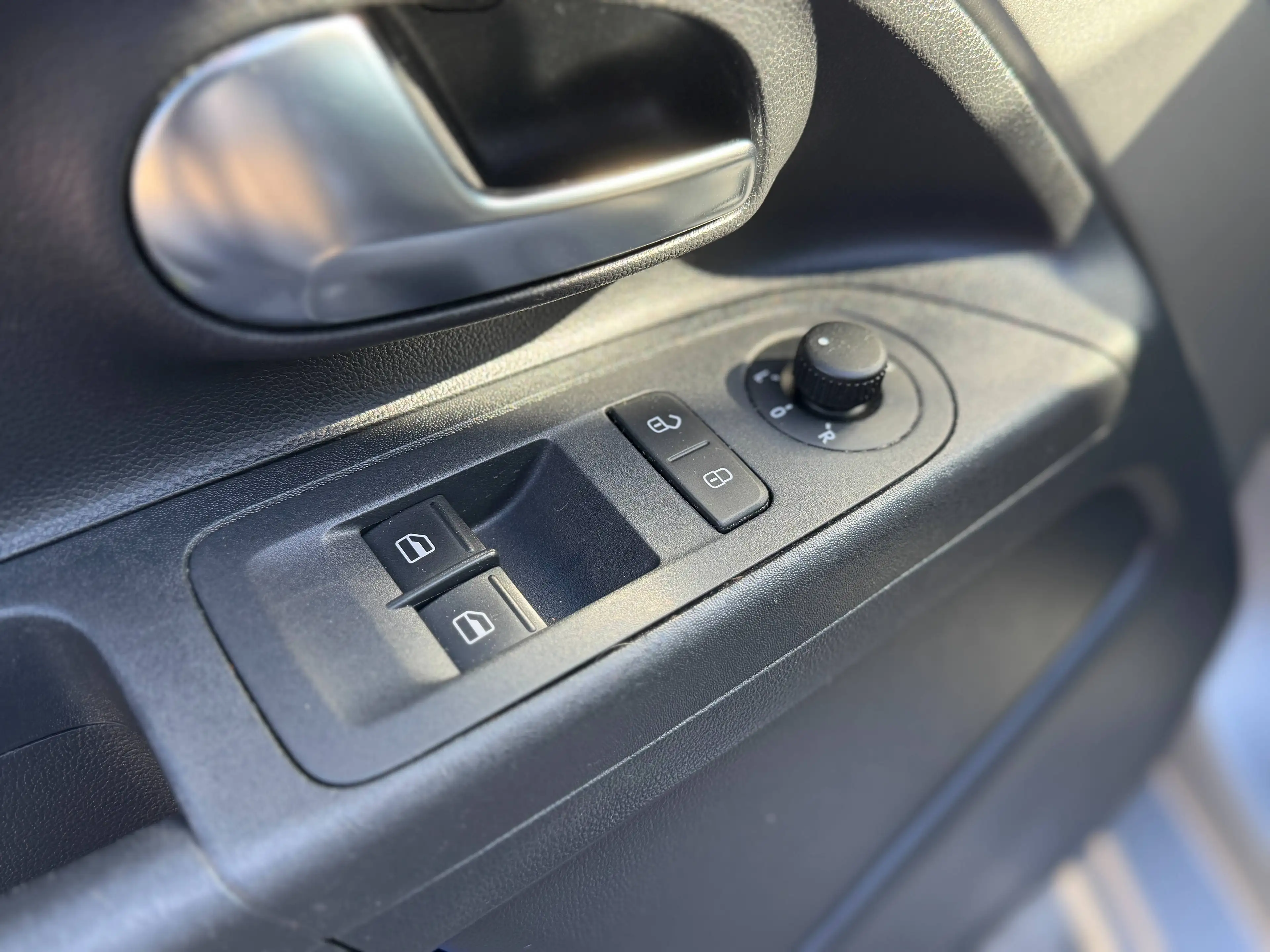 SEAT Mii Chic — photo 13