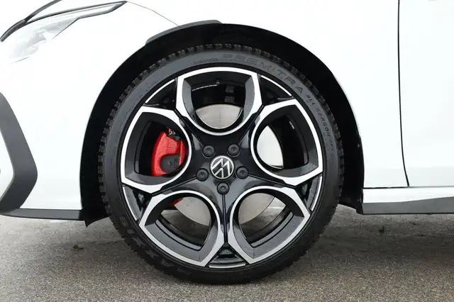 Volkswagen Golf view 4