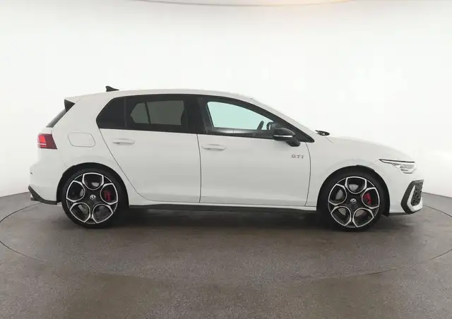 Volkswagen Golf view 5