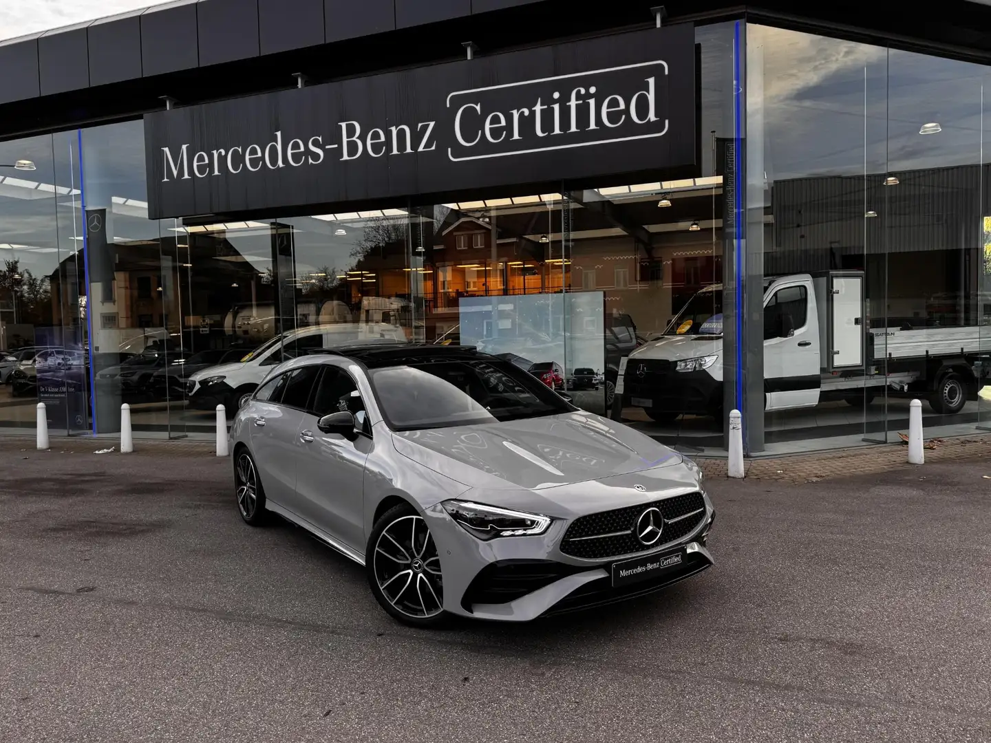 Mercedes-Benz CLA 180 SHOOTING BRAKE Star Edition Gris - 1