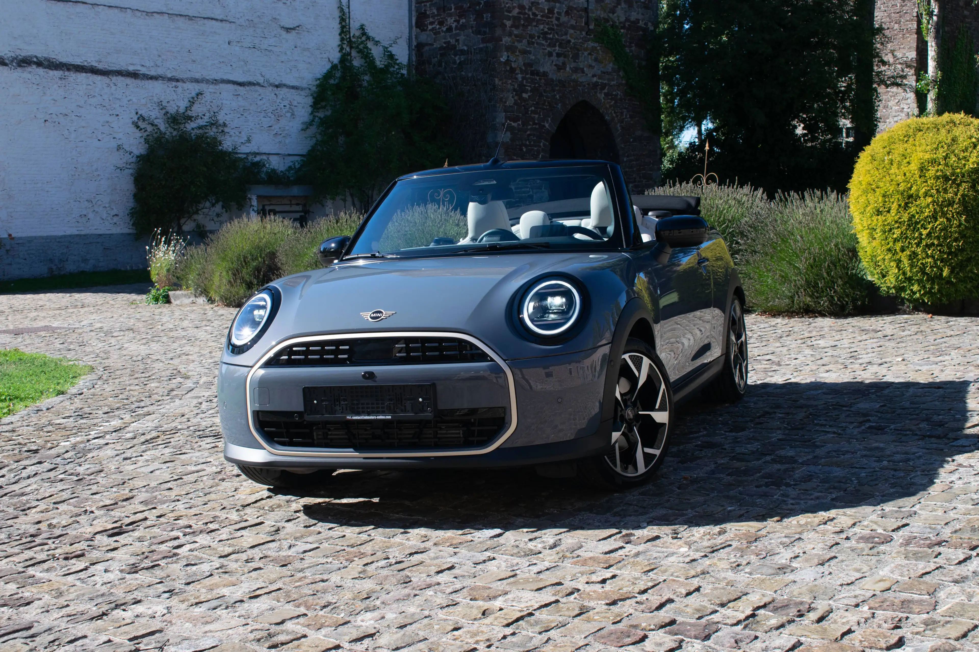 MINI Cooper C Cabrio Trim Favoured, Pack M, Jantes 18", Sièges JCW, Garantie 24 mois — photo 5