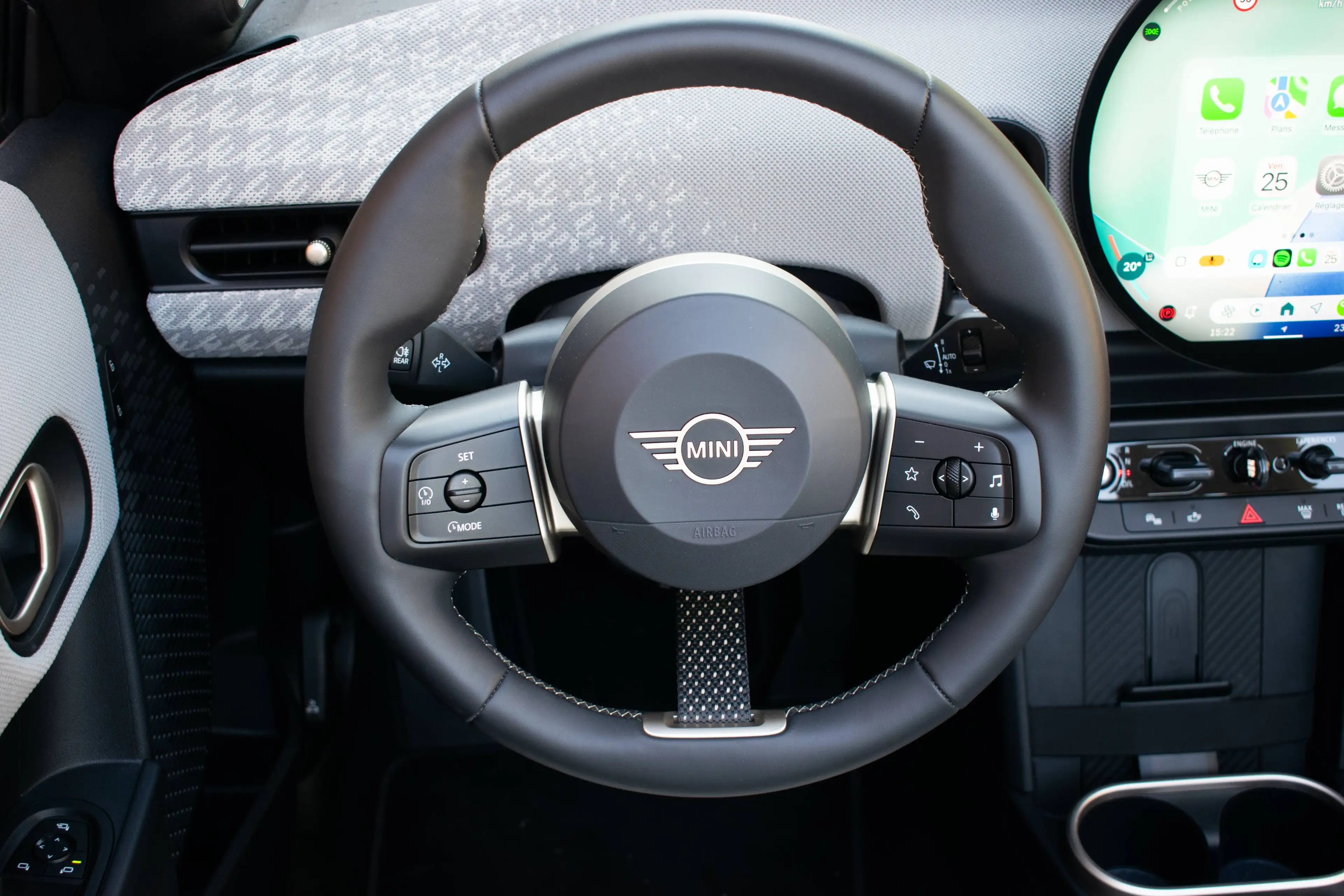 MINI Cooper C Cabrio Trim Favoured, Pack M, Jantes 18", Sièges JCW, Garantie 24 mois — photo 15