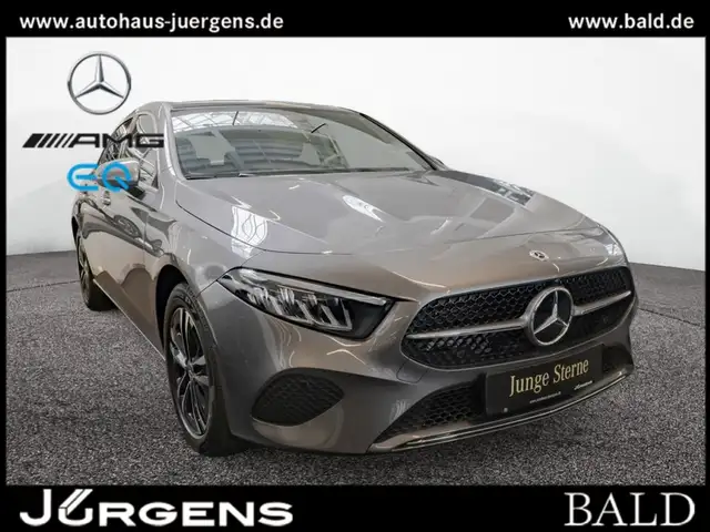 Mercedes-Benz A 250 e Progressive/LED/Pano/Distr/Totw/Cam/17'