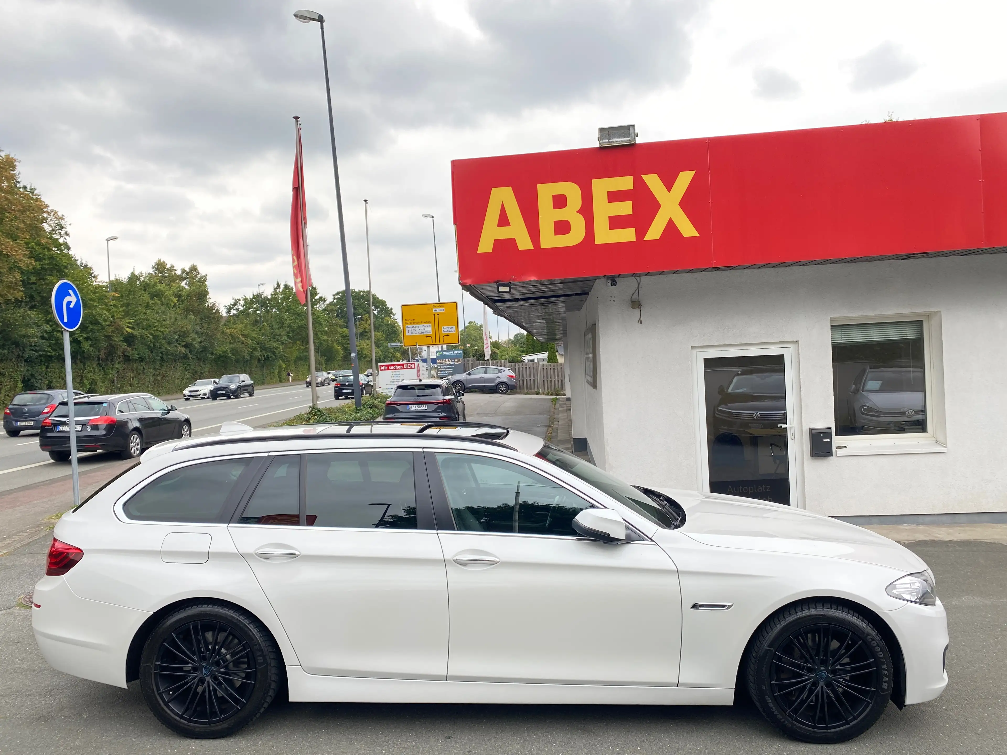 BMW 525 525d Touring Automatik HUD KAMERA XENON LEDER NAVI — photo 3