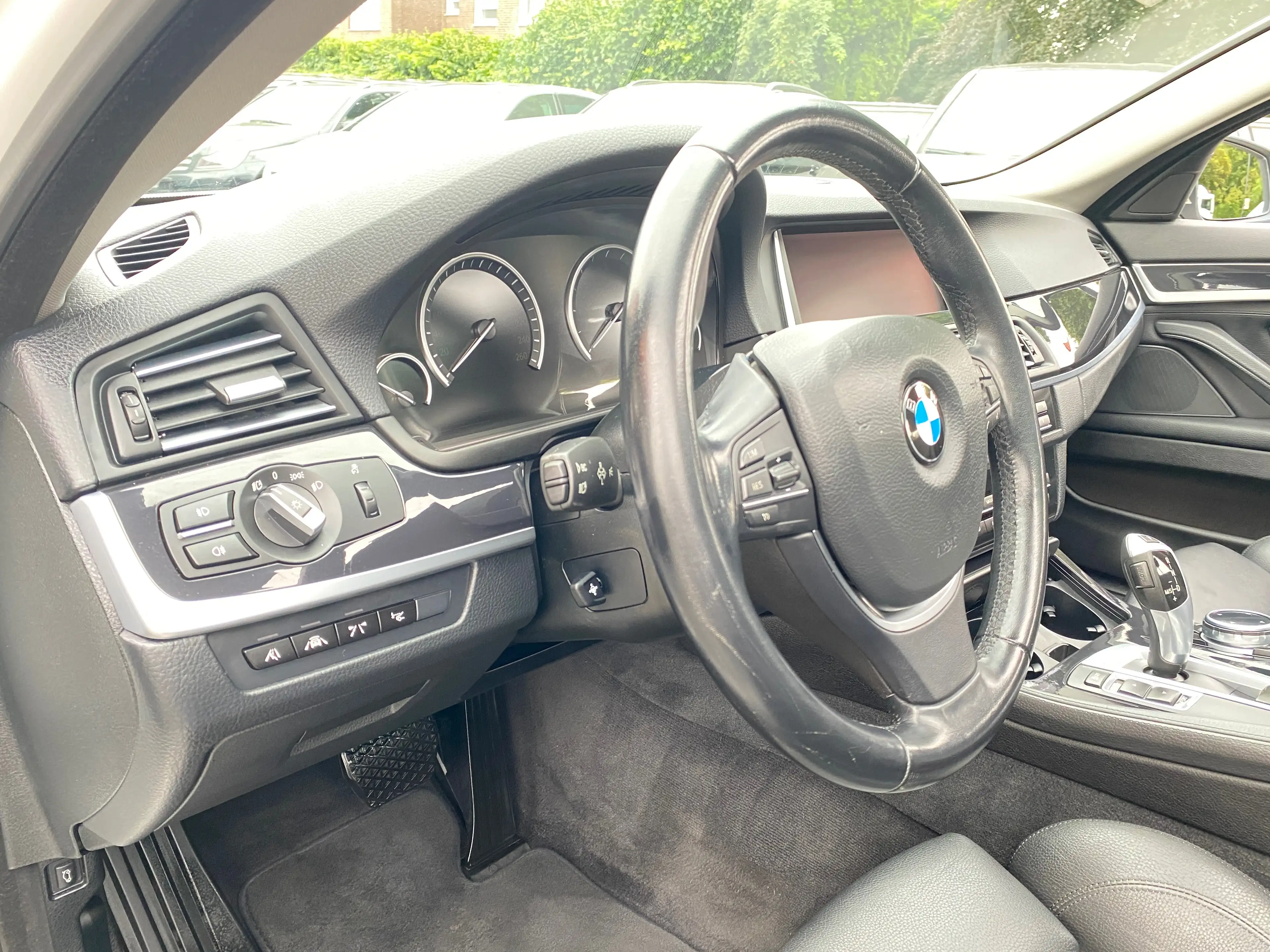 BMW 525 525d Touring Automatik HUD KAMERA XENON LEDER NAVI — photo 12