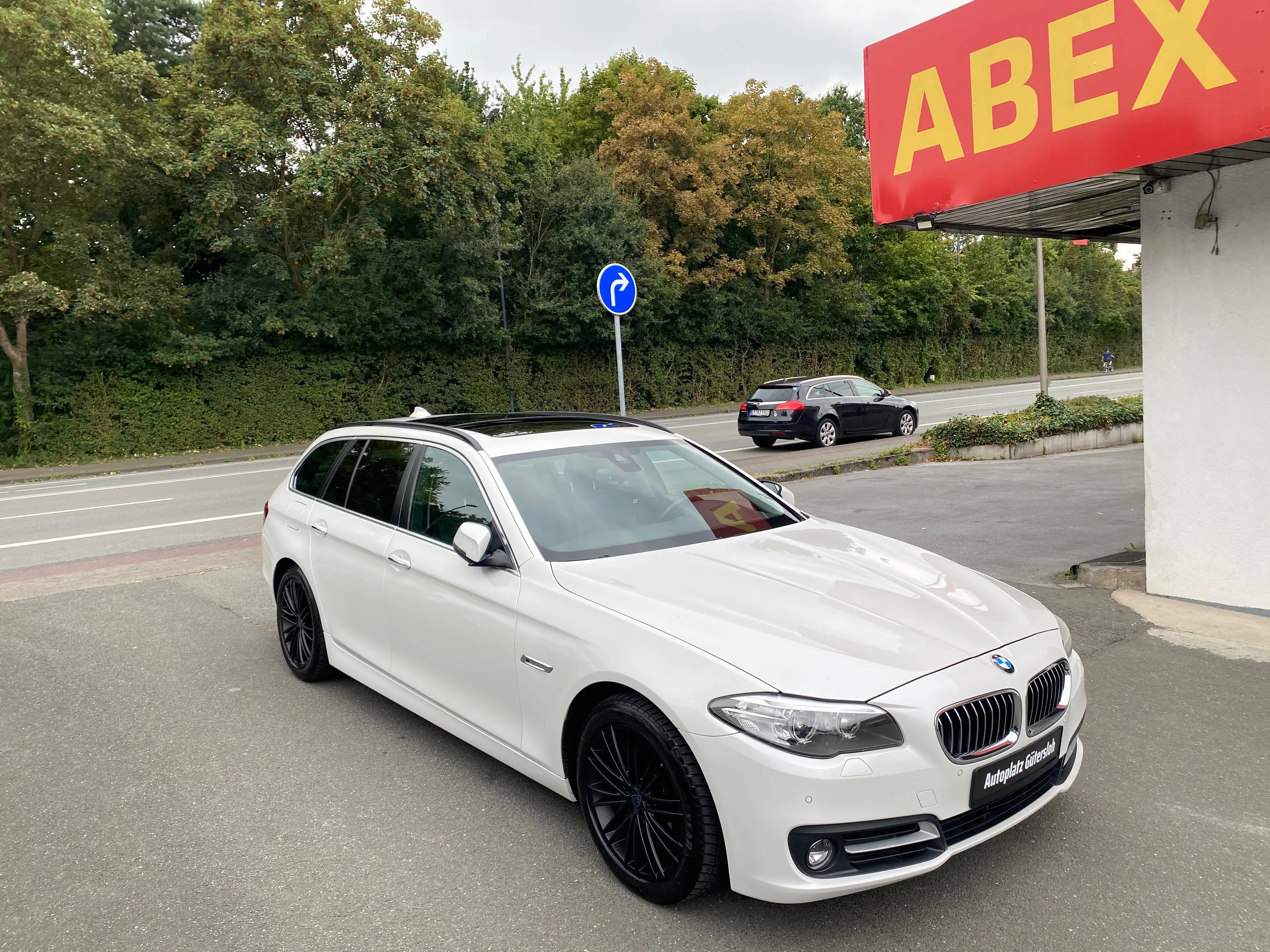 BMW 525 525d Touring Automatik HUD KAMERA XENON LEDER NAVI — photo 2