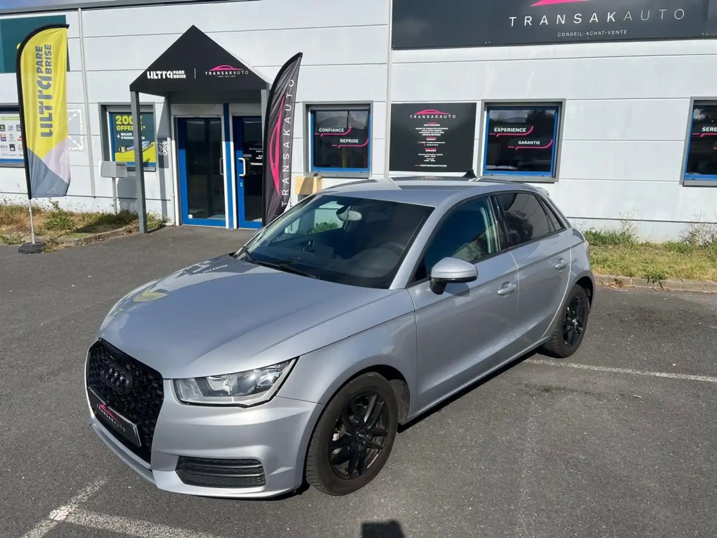 Audi A1 1.4 TDI 90 S line / GPS / SUIVIE ENTRETIEN Gris - 2